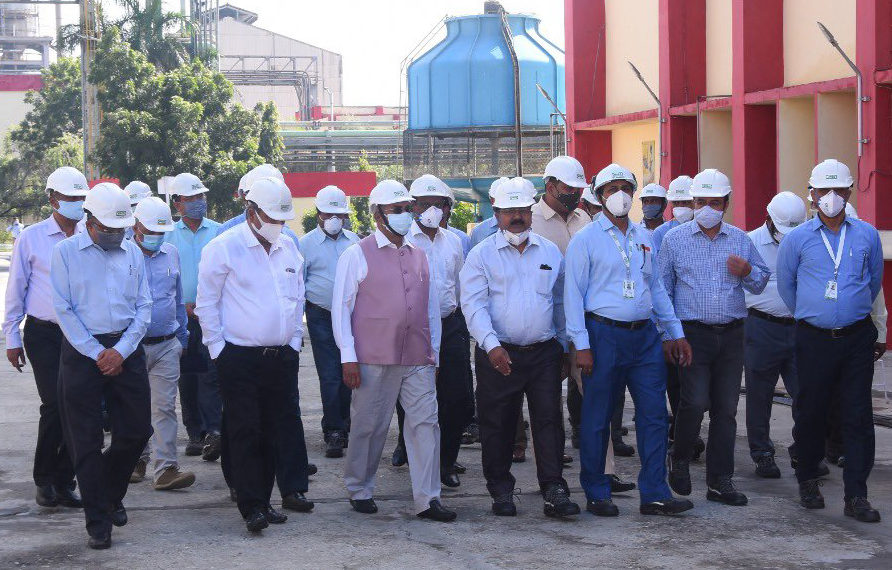 IFFCO MD visits Aonla Plant, meets local MP